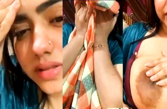 Beautiful Sexy Bhabi Showing Her Bigboobs