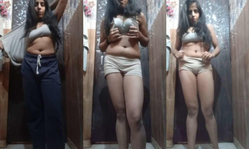 Horny Desi Babe Fully Nude Masturbating With Cucumber Part 1