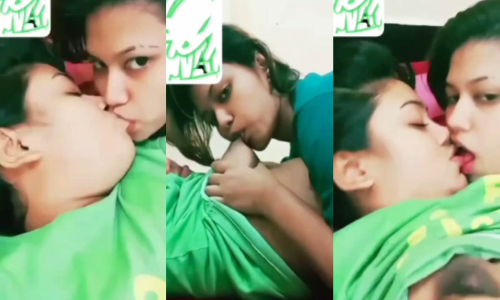 Horny Tiktoker Besties